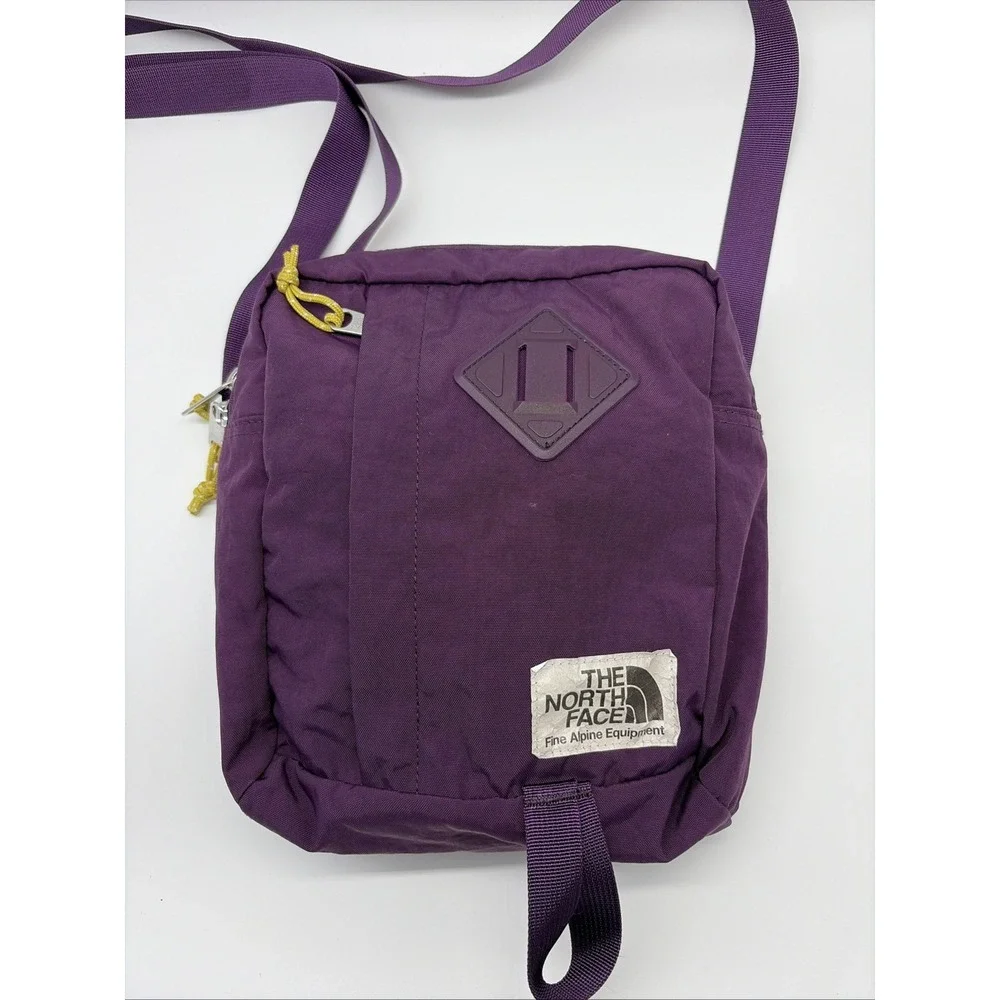 The North Face Berkeley Crossbody Bag - PFAS One Size, Sumac/Alpine Plum